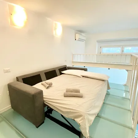 Apartamento Loft 20 Minuti Dal Duomo - Moderno E Accogliente *